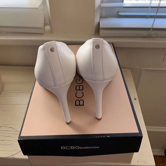BCBGENERATION Holli Pointed Toe Pump - Picture 5 of 8